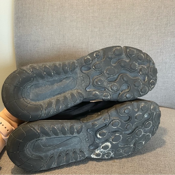 Nike | Air Max 270 React Black/Oil Grey - Picture 8 of 12